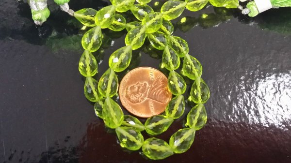 Parrot Green Hydro Quartz Straight Drill Drops