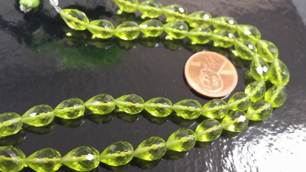 Parrot Green Hydro Quartz Straight Drill Drops