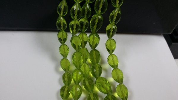 Parrot Green Hydro Quartz Straight Drill Drops