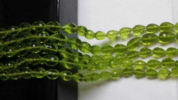 Parrot Green Hydro Quartz Straight Drill Drops