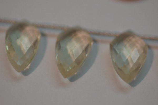 Yellowish White Hydro Quartz Leaf Checker Board Cut